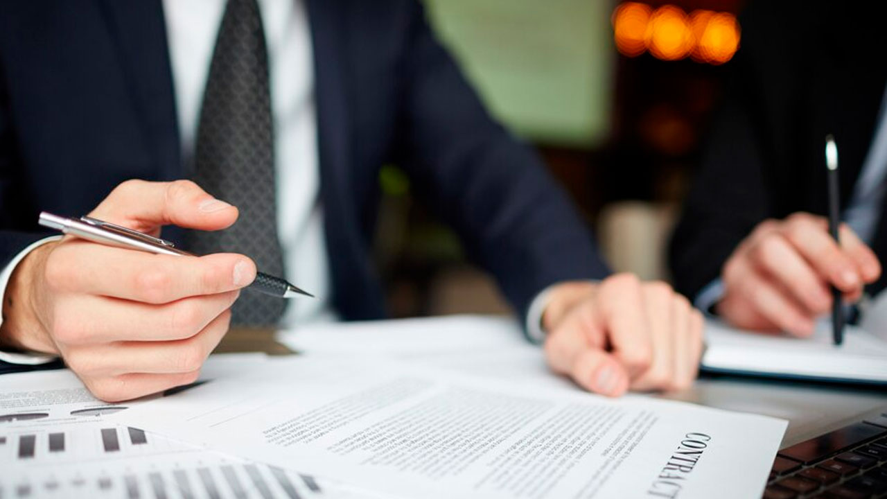 Contrato Mercantil: Obligaciones Contraídas en Este Tipo de Contrato